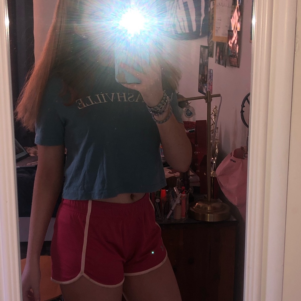 pink underarmer athletic shorts